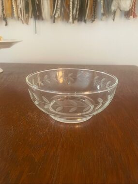 Clear Etched Glass dessert Bowl with Leaf Motif anchor hocking vintage